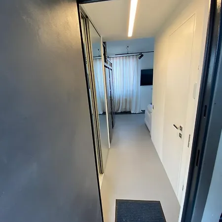 Lägenhet Sea View, ул университетская 17 Odessa