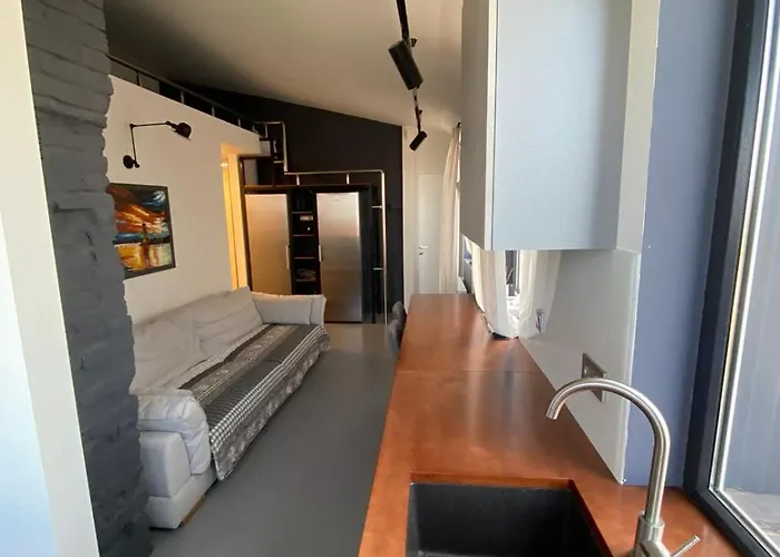 Sea View, ул университетская 17